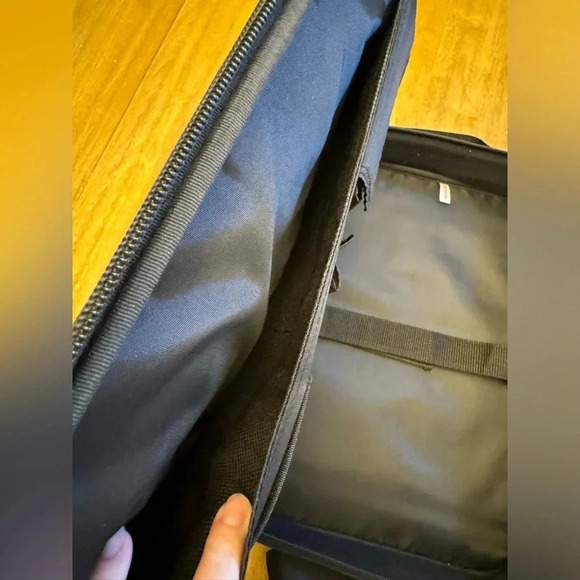 Black laptop carrying case - Picture 9 of 13